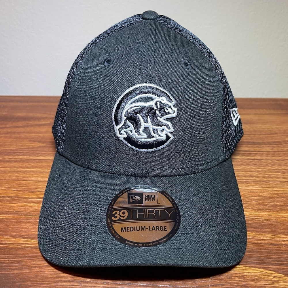 New Era 39THIRTY Chicago Cubs Black White Hat Men's Size M/L Flex Fitted Cap NEW